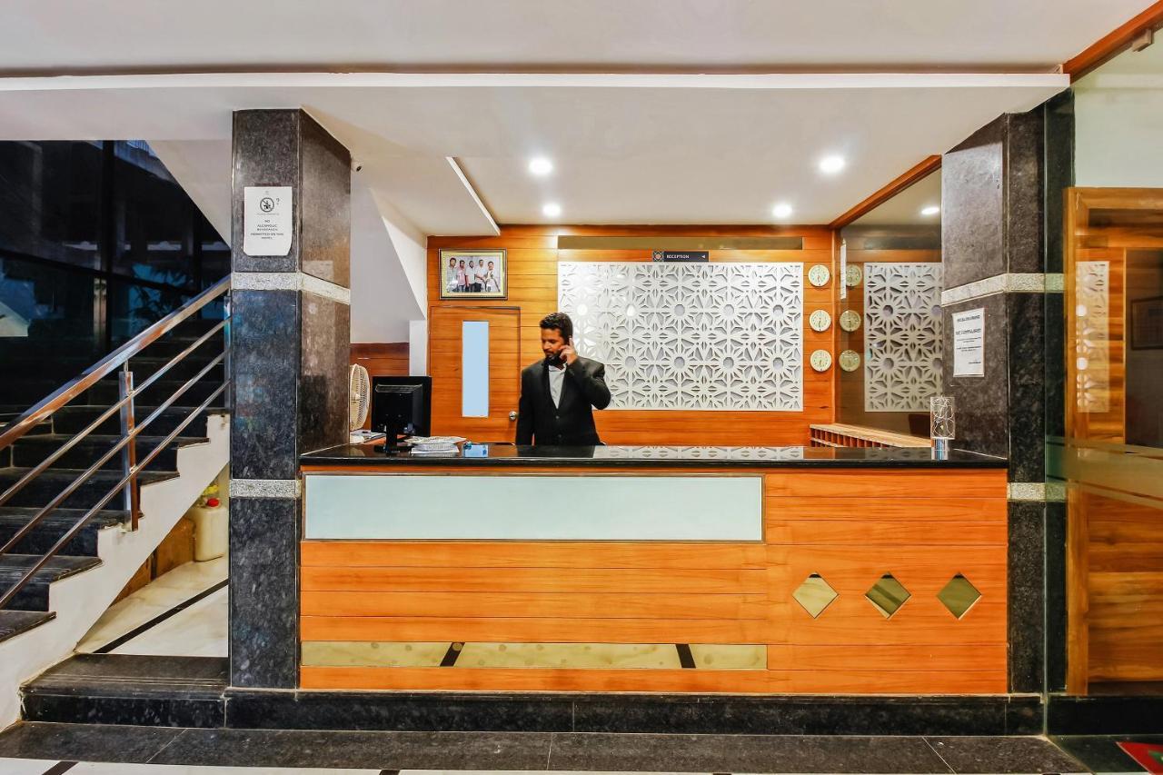 Oyo 29131 Hotel Mn Grand 샴샤바드 외부 사진