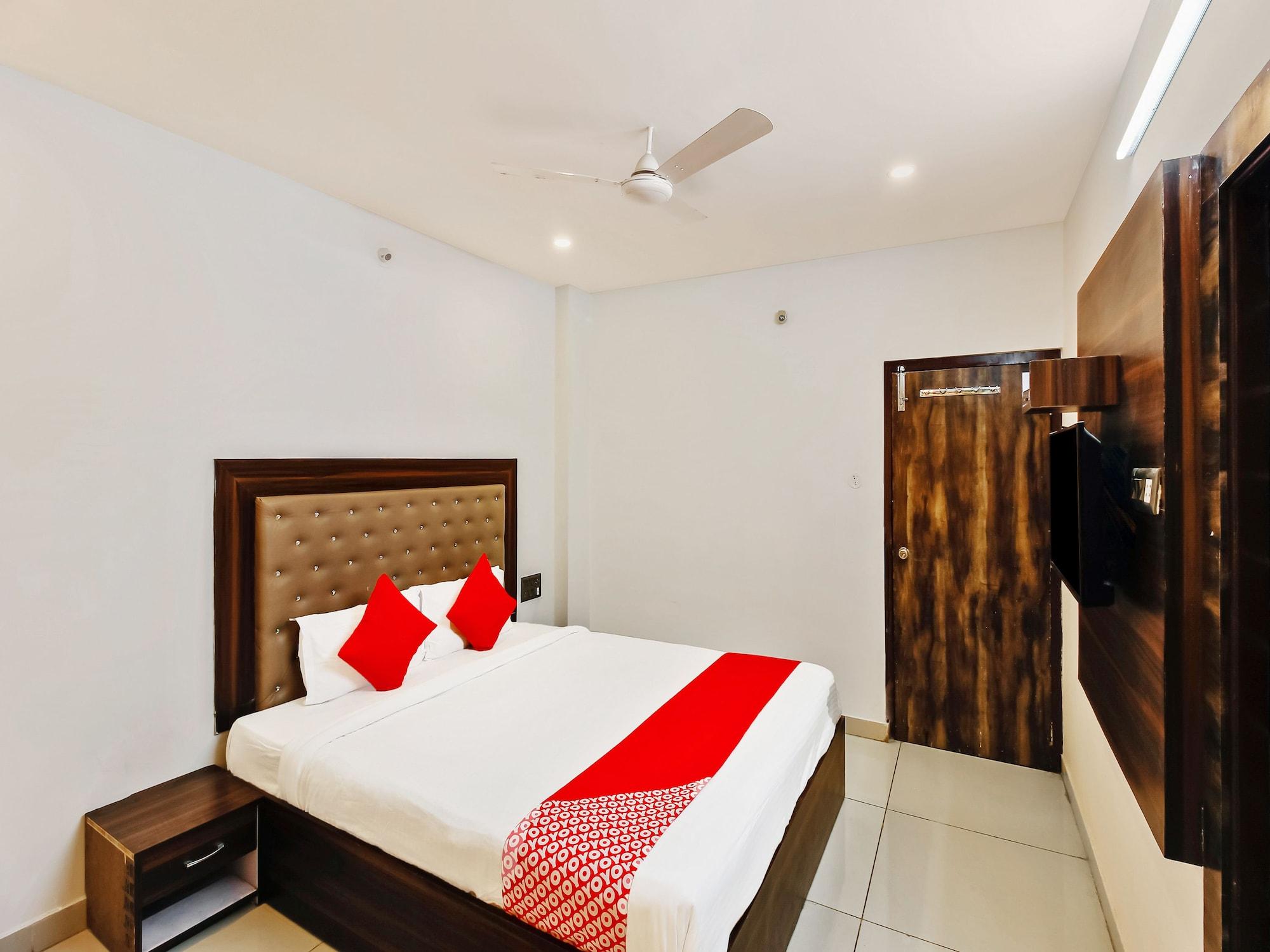 Oyo 29131 Hotel Mn Grand 샴샤바드 외부 사진