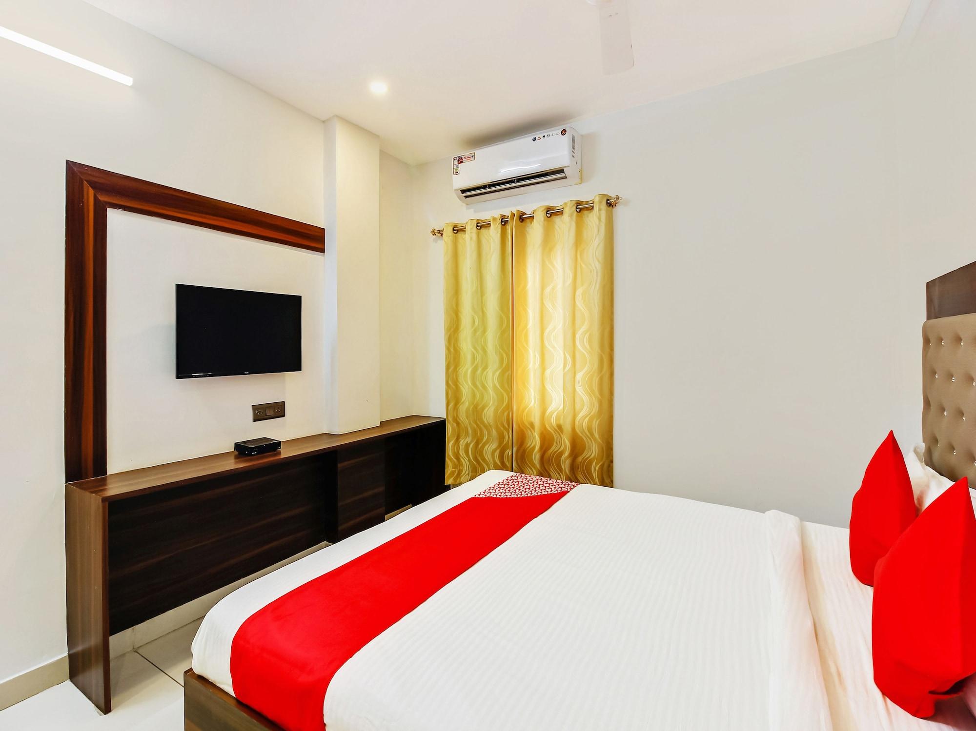Oyo 29131 Hotel Mn Grand 샴샤바드 외부 사진