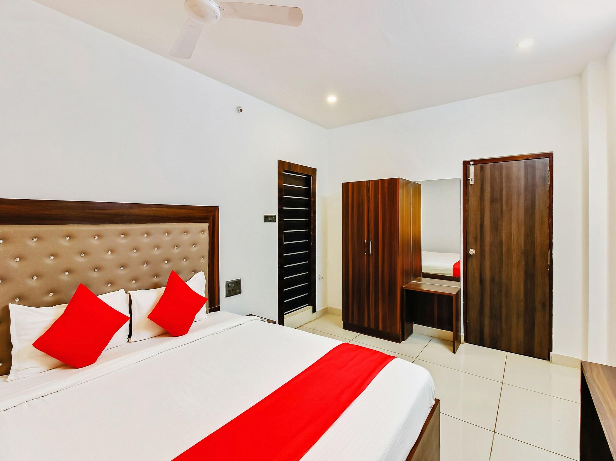 Oyo 29131 Hotel Mn Grand 샴샤바드 외부 사진