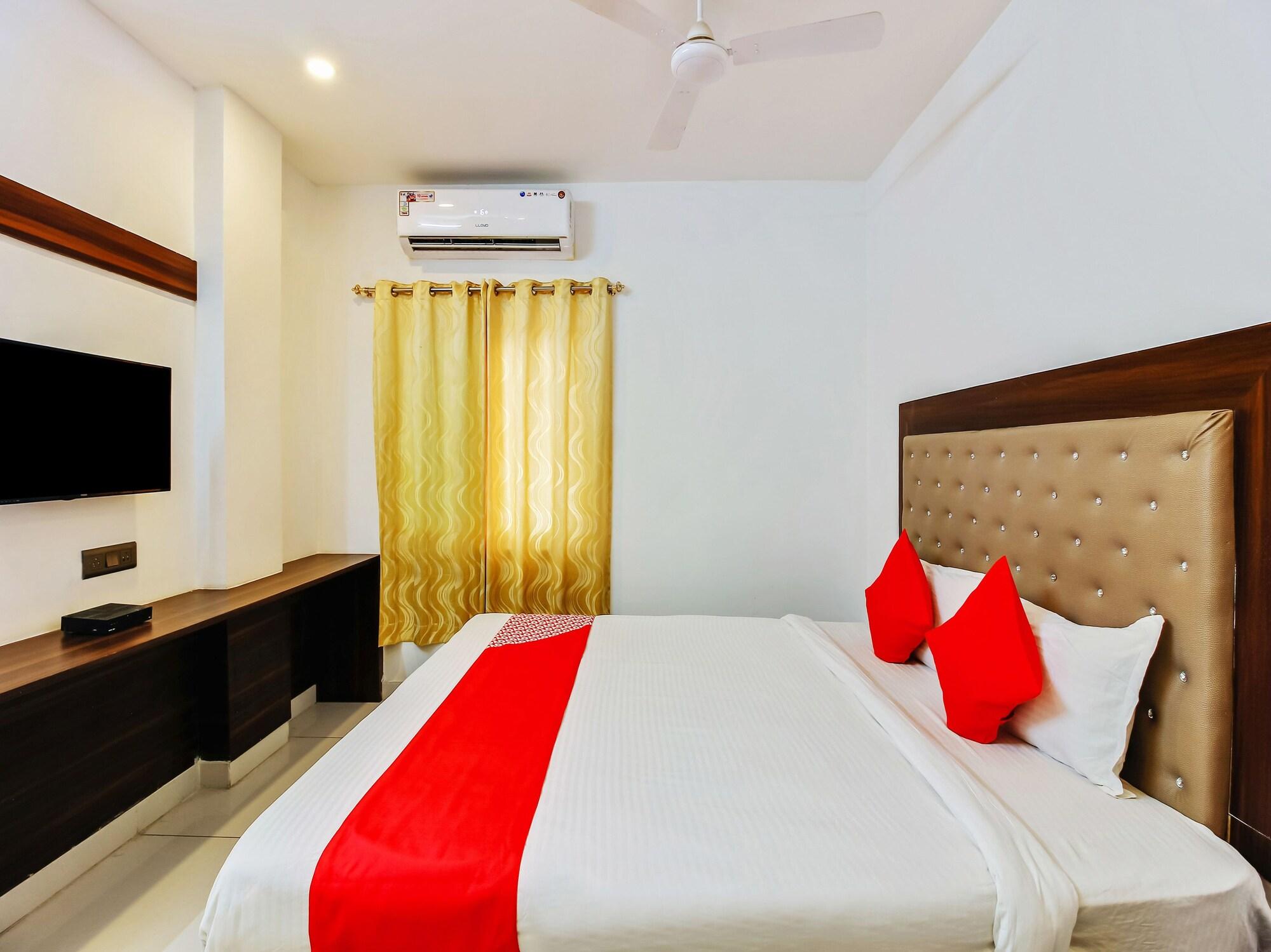 Oyo 29131 Hotel Mn Grand 샴샤바드 외부 사진