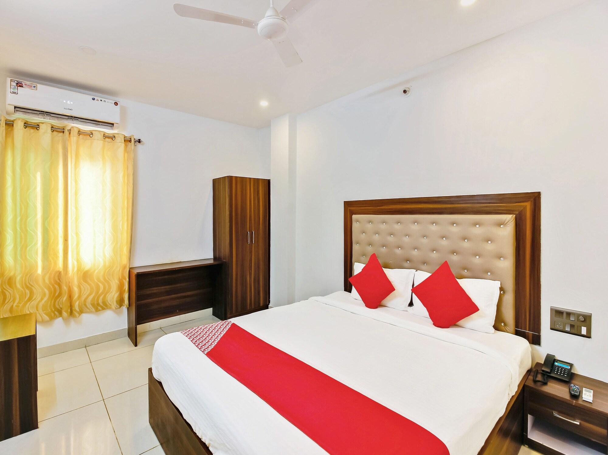 Oyo 29131 Hotel Mn Grand 샴샤바드 외부 사진