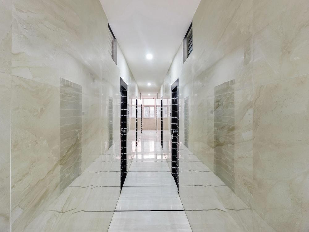 Oyo 29131 Hotel Mn Grand 샴샤바드 외부 사진